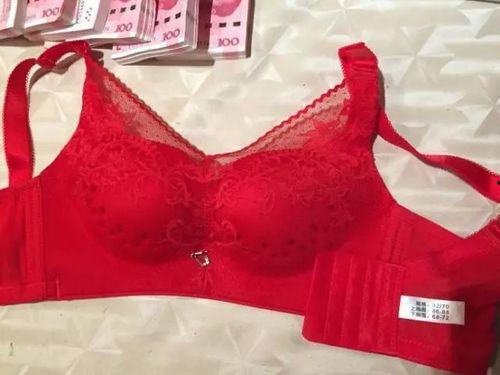 内衣大作在线观看,揭秘时尚与艺术的完美融合  第1张